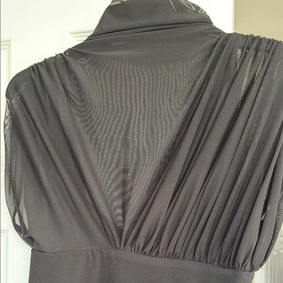 Elegant Black Evening Dress - Picture 3 of 4